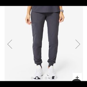 NWT Figs Zamora joggers in CHARCOAL. XXS Petite.